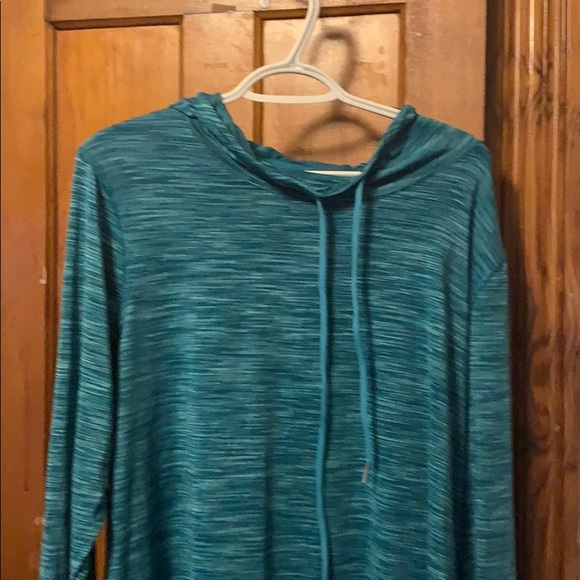 Hooded long sleeve shirt - Picture 2 of 3